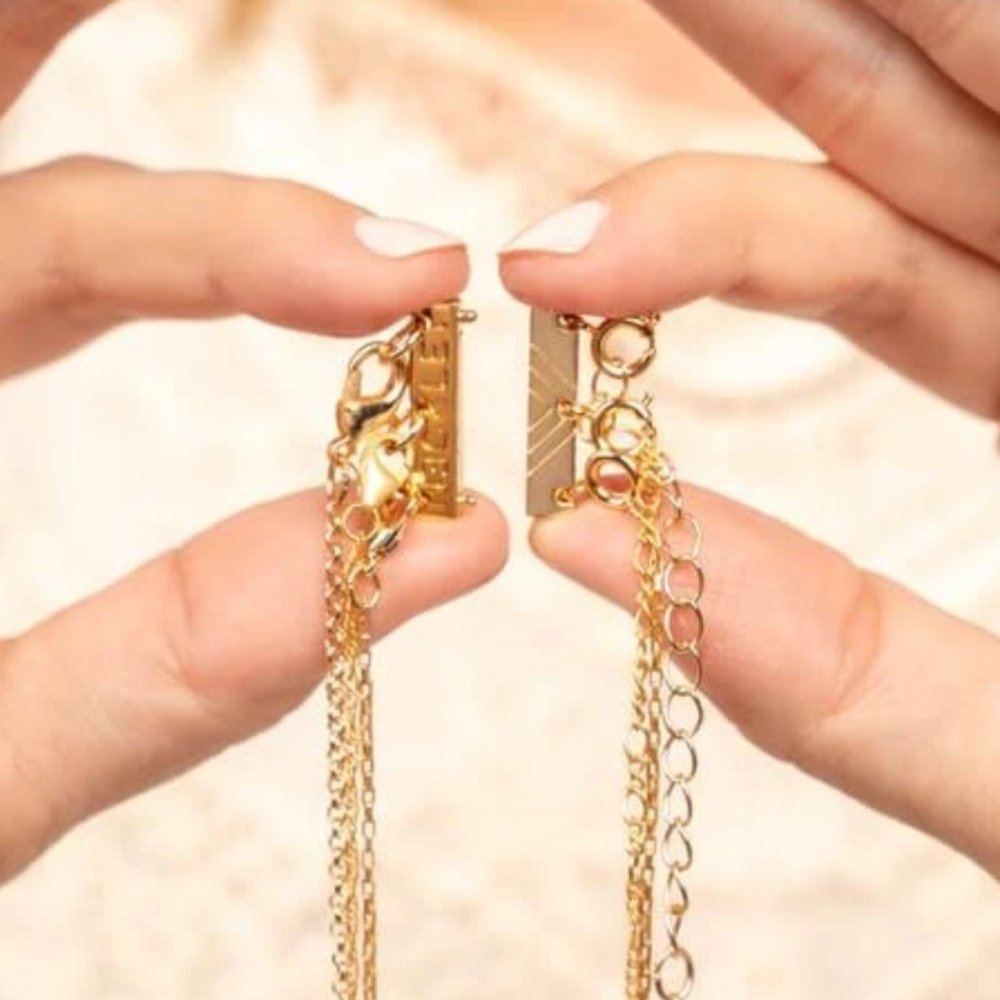 NECKLET TRIPLE LAYERING NECKLACE CLASP GOLD